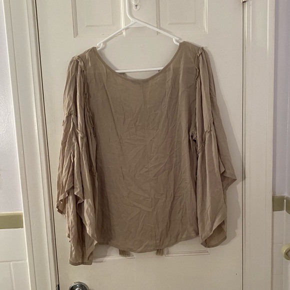 unique spectrum flowy green blouse - Picture 5 of 6